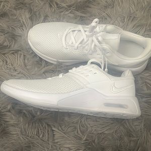 White Nike Air Max